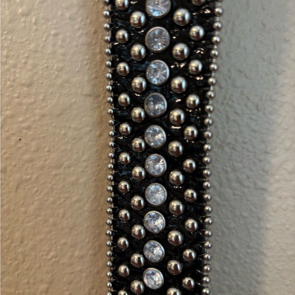 Guess Vintage Black Studded Statement Belt - Picture 2 of 6